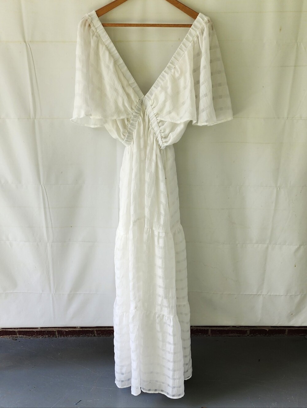 Arula White V-Neck Flutter Sleeve Maxi Dress - Picture 13 of 13